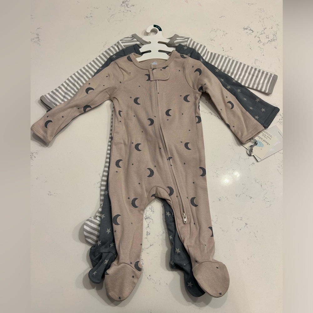 3 piece sleep and play set! NWT. Size 0-3 Months